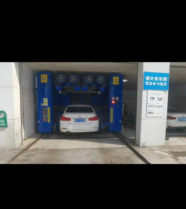 中國-溫州蒼南寶馬4s店 新車、保養(yǎng)車、清洗設(shè)備調(diào)試完畢